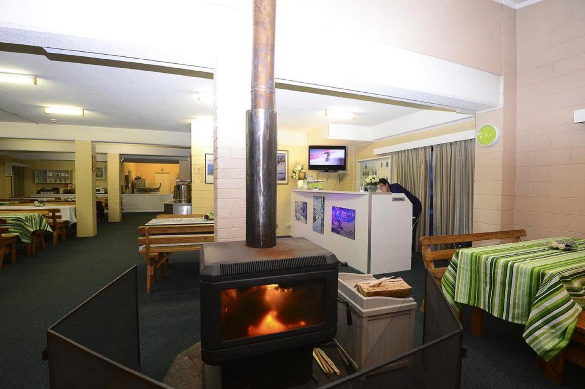 Alpine Resort Motel Jindabyne Exterior photo